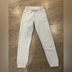 Tna Aritzia 
Cozy Fleece Perfect Sweatpant